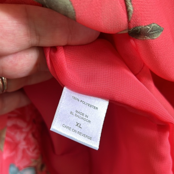 NEW STUNNING Deep Cold Shoulder Floral Blouse - Picture 15 of 15